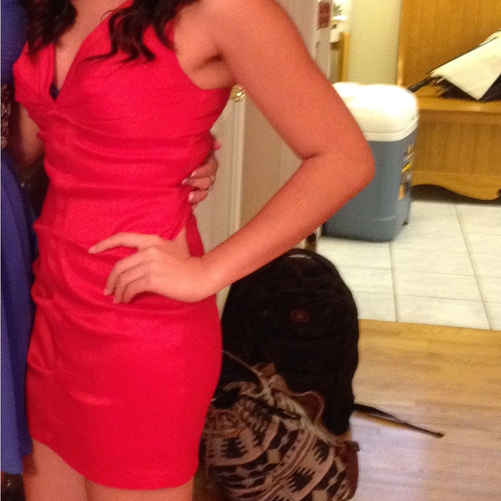 Red windsor dress v neck